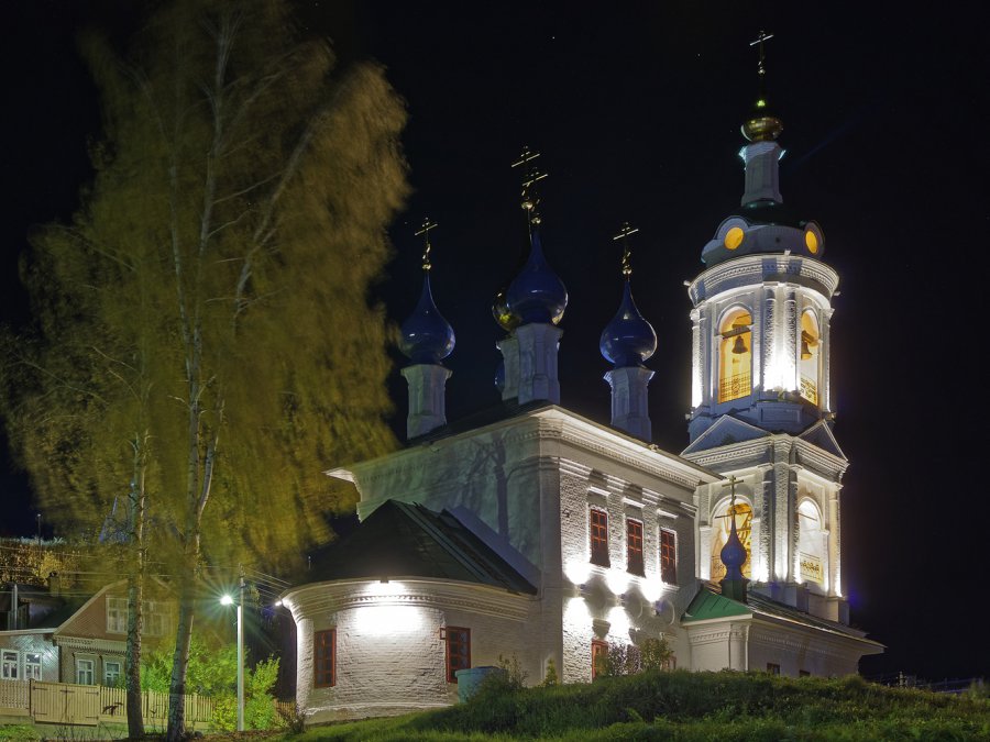 Осенний Плёс 2. Варваринская церковь.