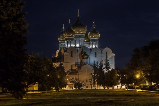 Храм в ночи